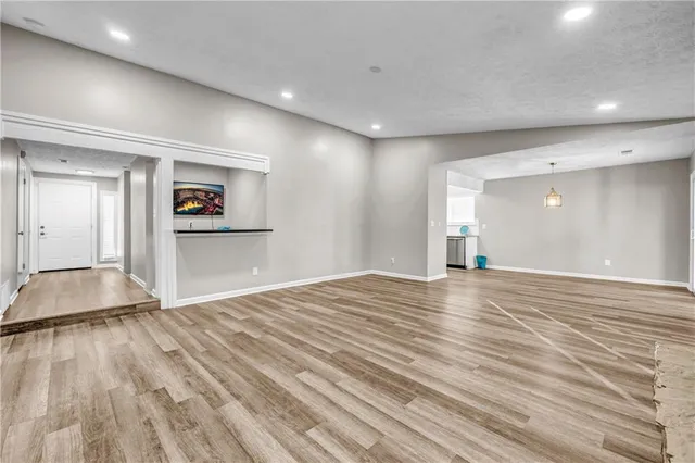 $279,900 | 8413 Glenwoods Terrace, Riverdale, GA 30274