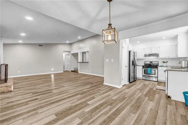 $279,900 | 8413 Glenwoods Terrace, Riverdale, GA 30274