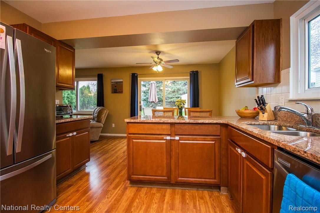 41898 Ridge Road East Novi, MI 48375 - Photo 10 of 34 10.jpg