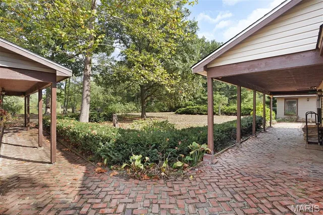 $479,000 | 6703 Frandsen Road, Alhambra, IL 62001