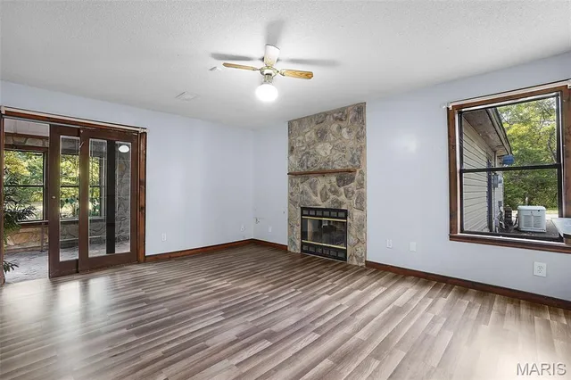 $479,000 | 6703 Frandsen Road, Alhambra, IL 62001