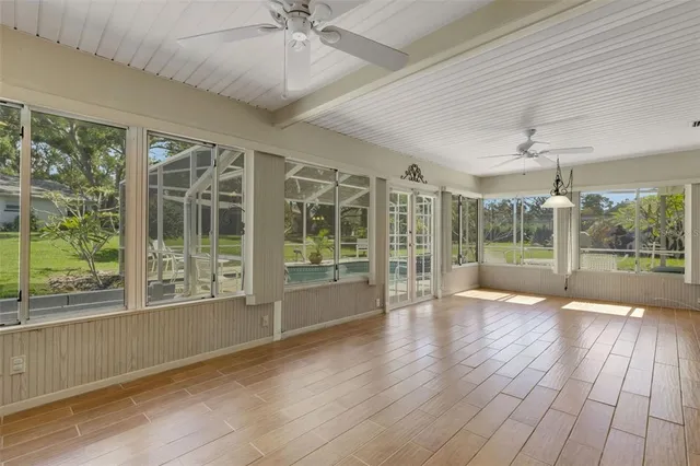 a view of livingroom with furniture