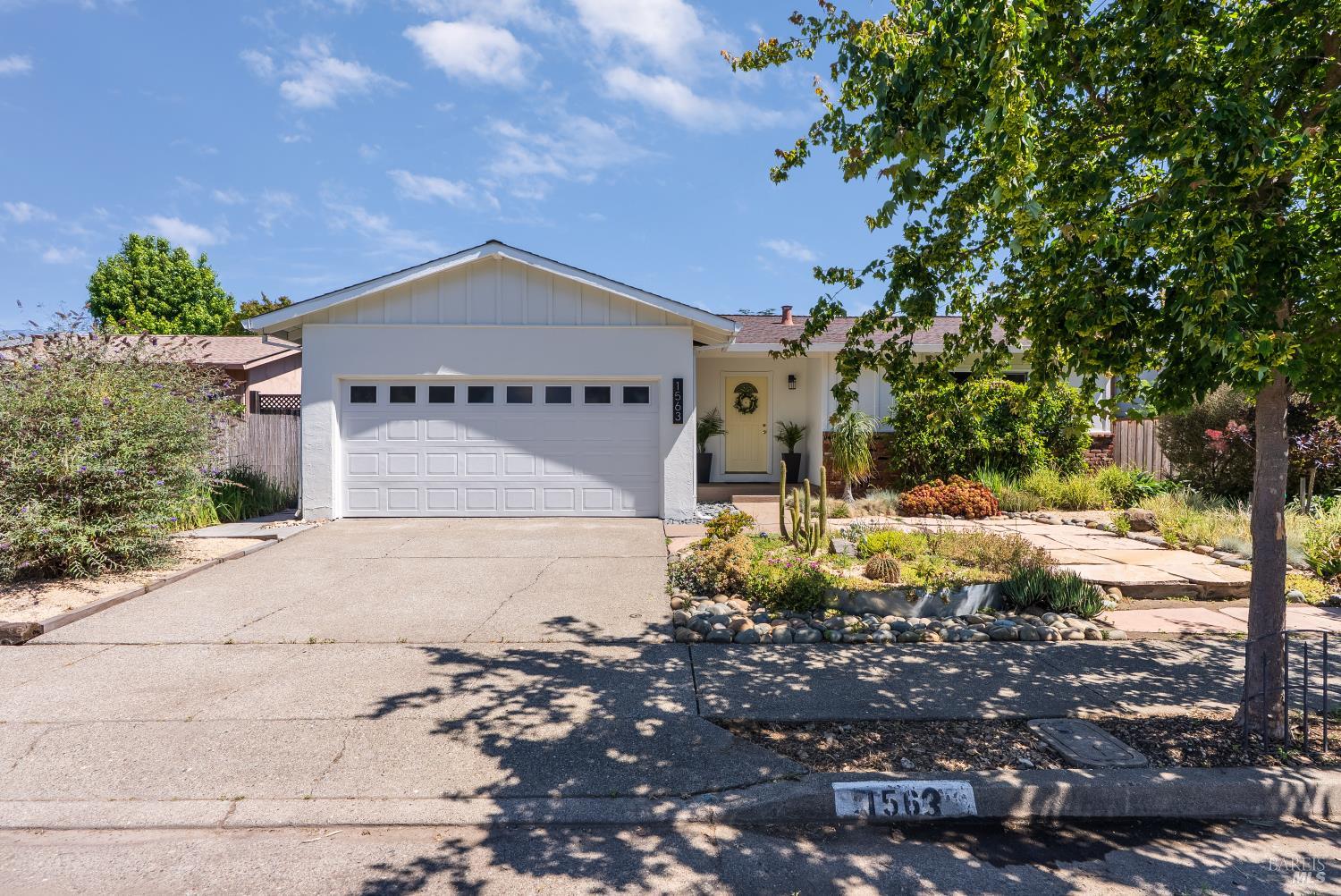 1563 Shay Avenue Santa Rosa, CA 95401 - Photo 3 of 39