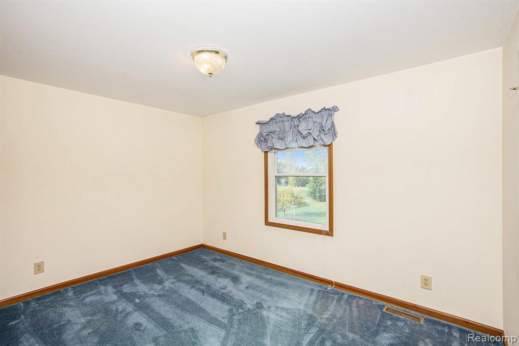 5489 Cade Road Imlay City, MI 48444 - Photo 22 of 29