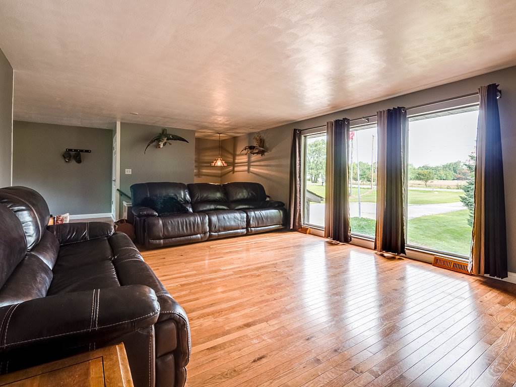 12710 Leo Road Fort Wayne, IN 46845 - Photo 4 of 35