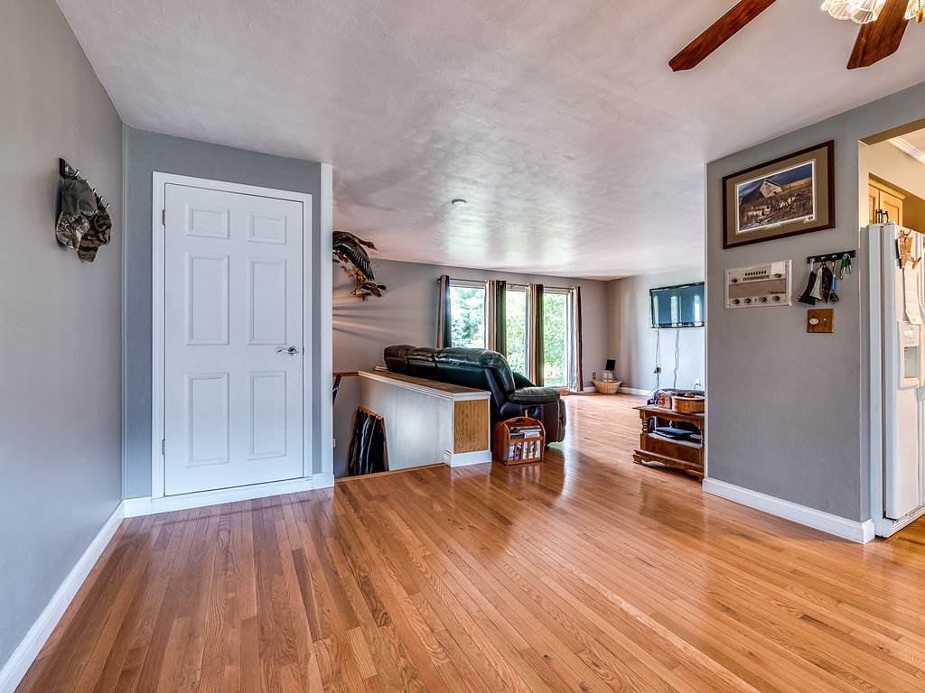 12710 Leo Road Fort Wayne, IN 46845 - Photo 6 of 35