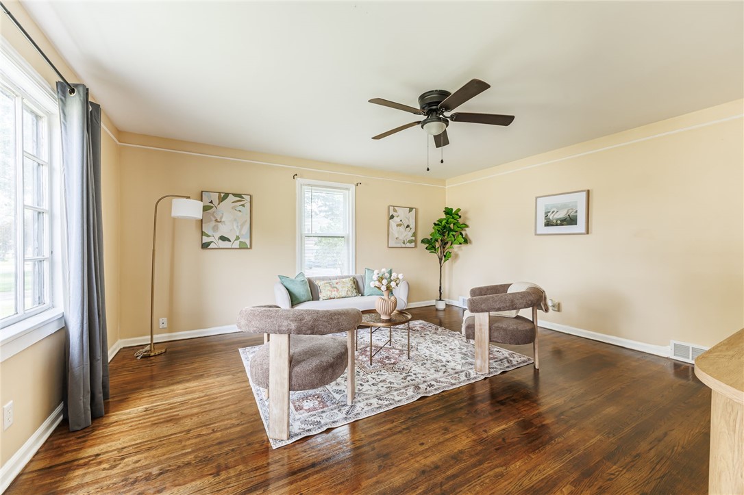 423 Howard Road Gates, NY 14606 - Photo 4 of 27 Gallery Image 4