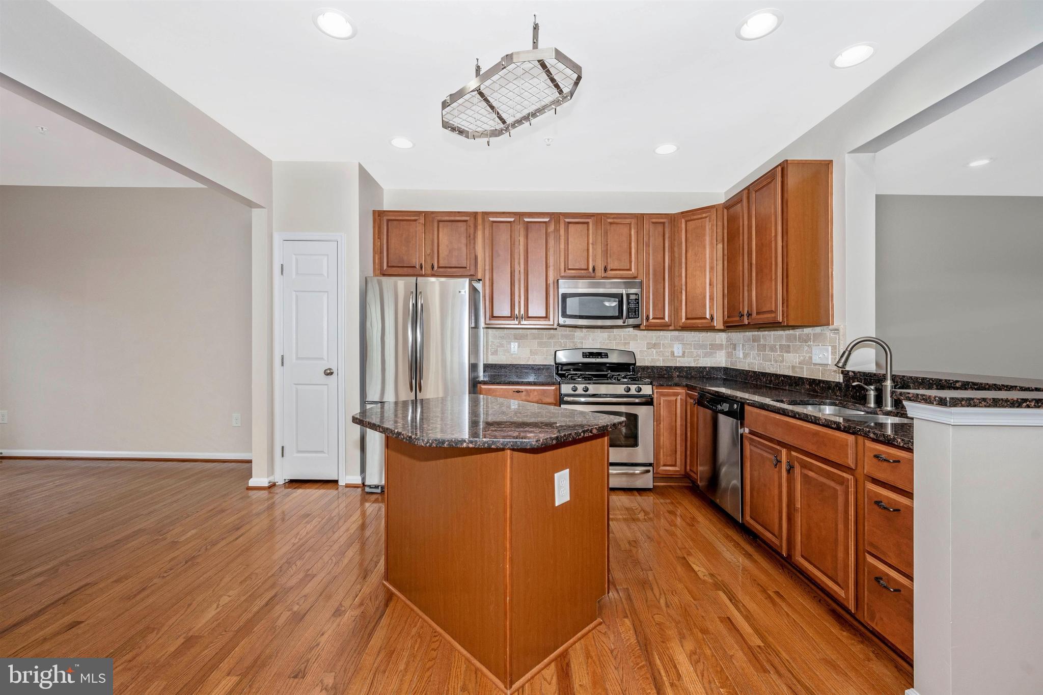 2028 Spring Run Circle Frederick, MD 21702 - Photo 11 of 52 Gallery Image 11