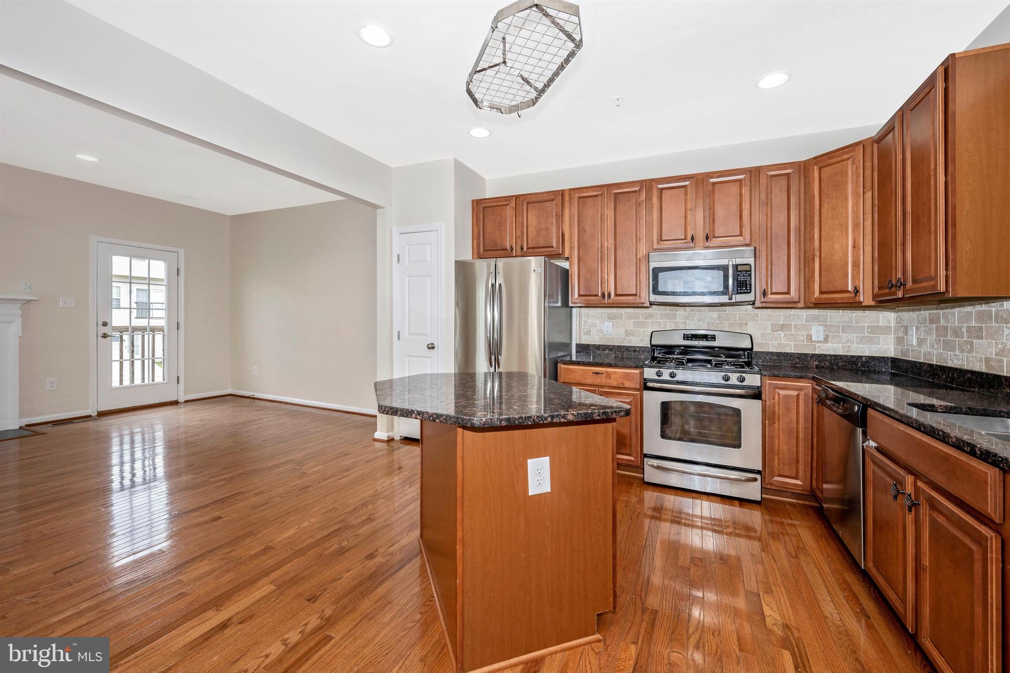 2028 Spring Run Circle Frederick, MD 21702 - Photo 10 of 52 Gallery Image 10