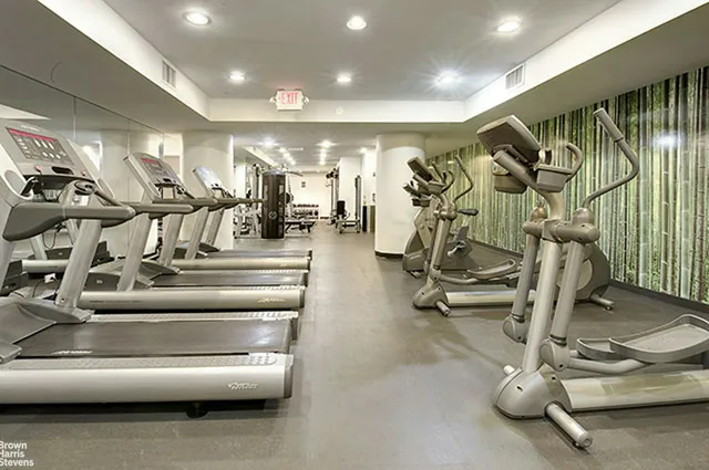 $670,000 | 100 West 58th Street, Unit 5A | Midtown Central