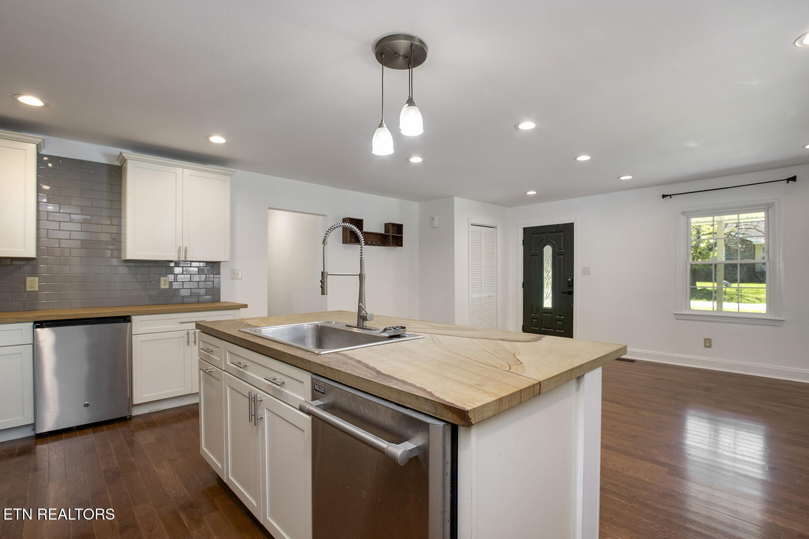 1113 Mayflower Road Kingston, TN 37763 - Photo 13 of 45 13_MayflowerRoad_1113_Kitchen02
