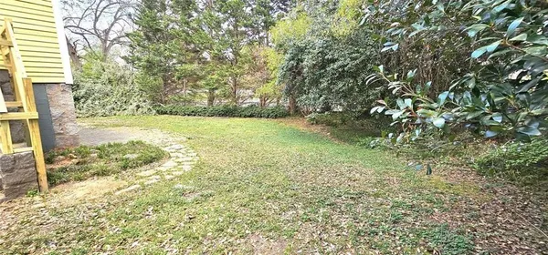 $2,300 | 1047 Ridge Avenue, Stone Mountain, GA 30083