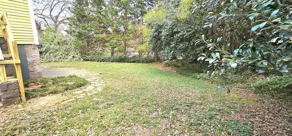 $2,300 | 1047 Ridge Avenue, Stone Mountain, GA 30083