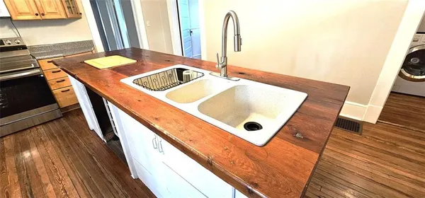 $2,300 | 1047 Ridge Avenue, Stone Mountain, GA 30083