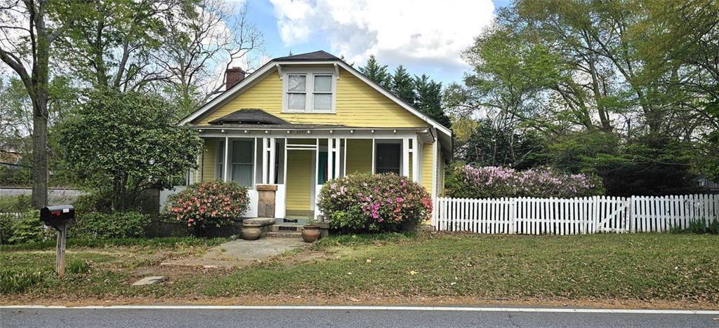 1047 Ridge Avenue Stone Mountain, GA 30083 - Photo 3 of 24