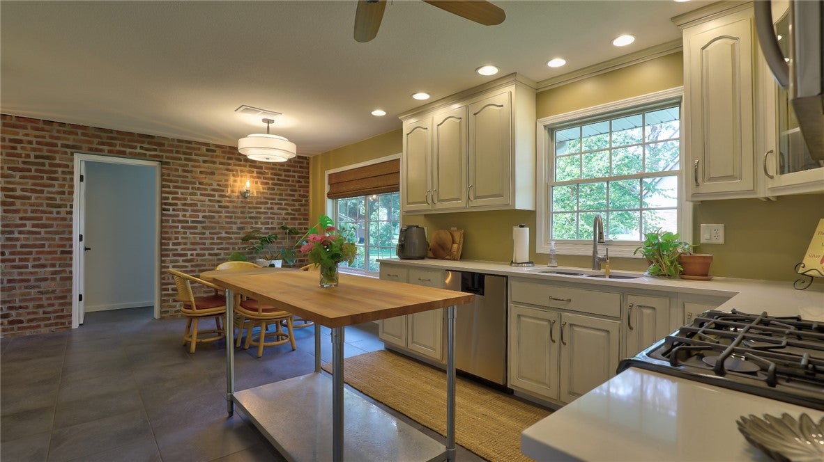 1712 Burning Tree Drive Decatur, IL 62521 - Photo 22 of 51 Gallery Image 22