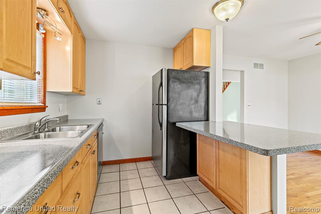 42518 Park Ridge Road Novi, MI 48375 - Photo 14 of 32