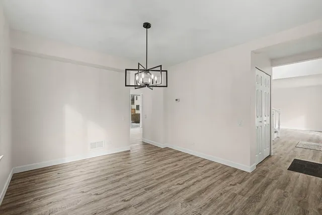 $499,999 | 1661 Charlotte Circle, Naperville, IL 60564