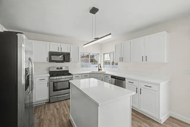 $499,999 | 1661 Charlotte Circle, Naperville, IL 60564