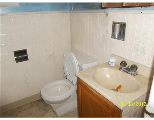 131 Quaker Church Road Perryopolis, PA 15473 - Photo 5 of 8 Full Bath.