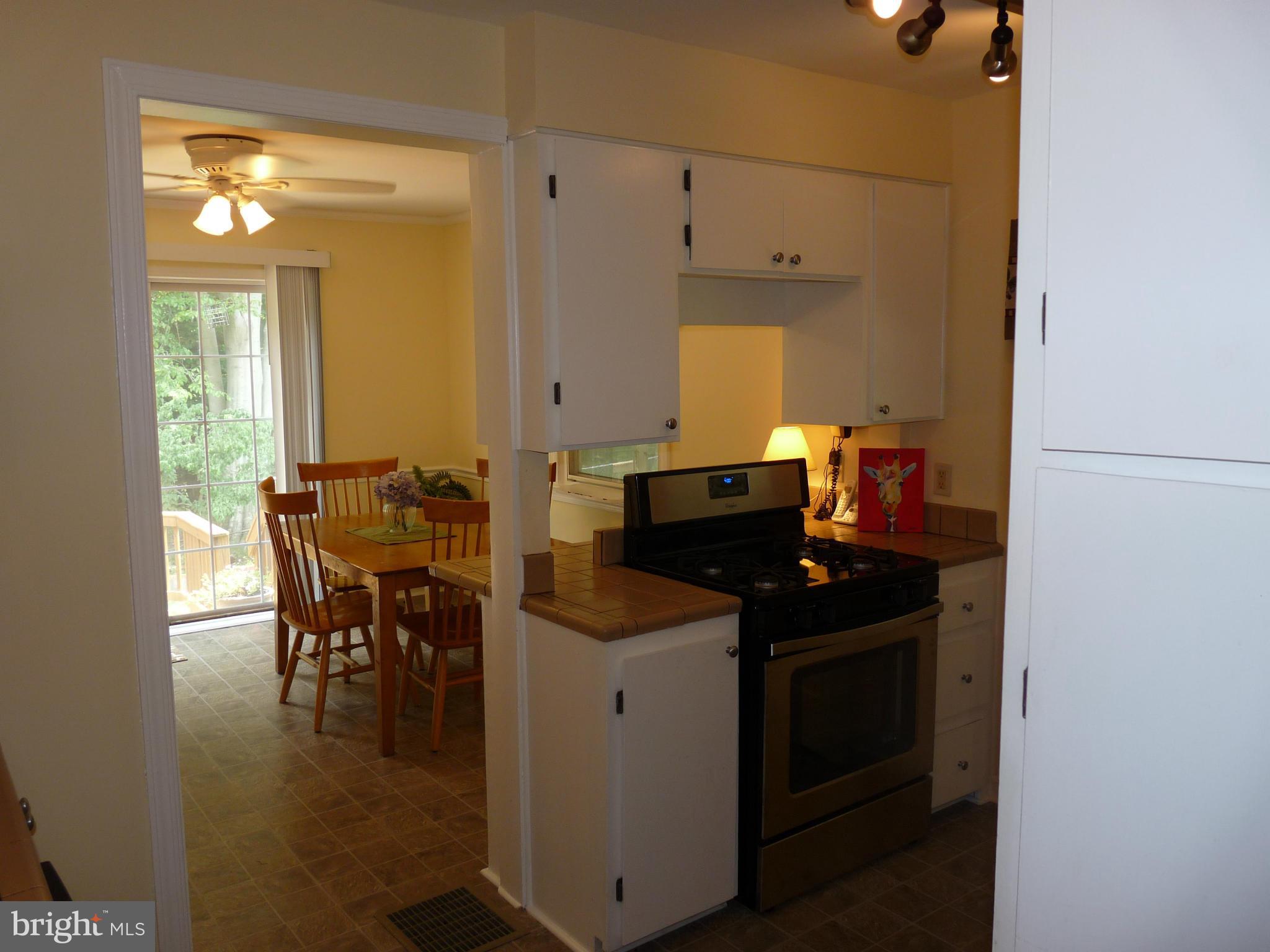 4404 Garrett Park Road Silver Spring, MD 20906 - Photo 13 of 28 Kitchen