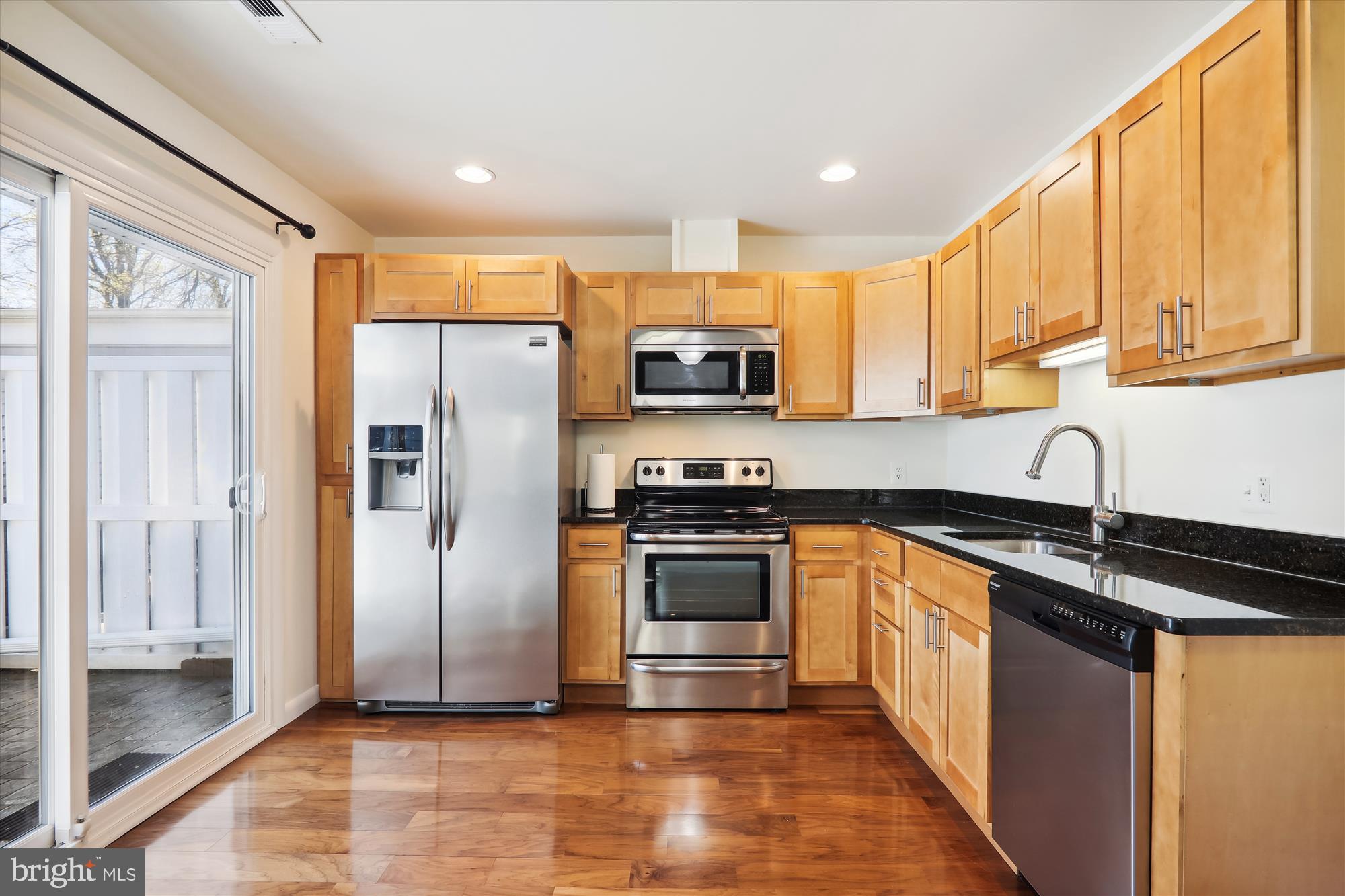 3626 Edelmar Terrace, Unit 125B Silver Spring, MD 20906 - Photo 11 of 21 Kitchen