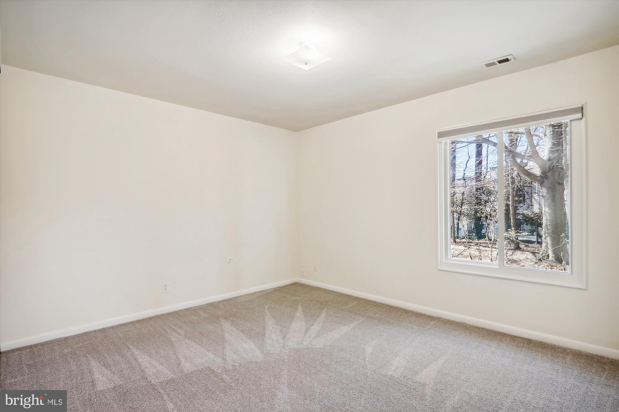 3626 Edelmar Terrace, Unit 125B Silver Spring, MD 20906 - Photo 15 of 21 Primary Bedroom
