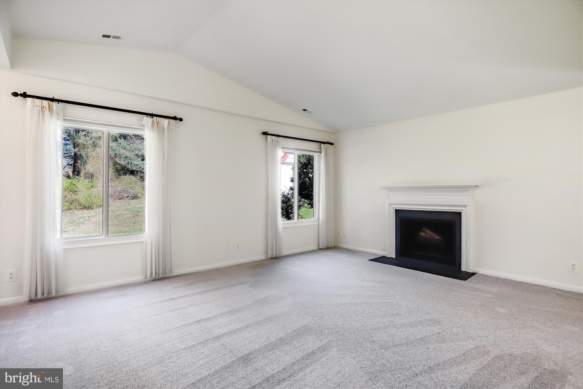 3626 Edelmar Terrace, Unit 125B Silver Spring, MD 20906 - Photo 7 of 21 Living Room