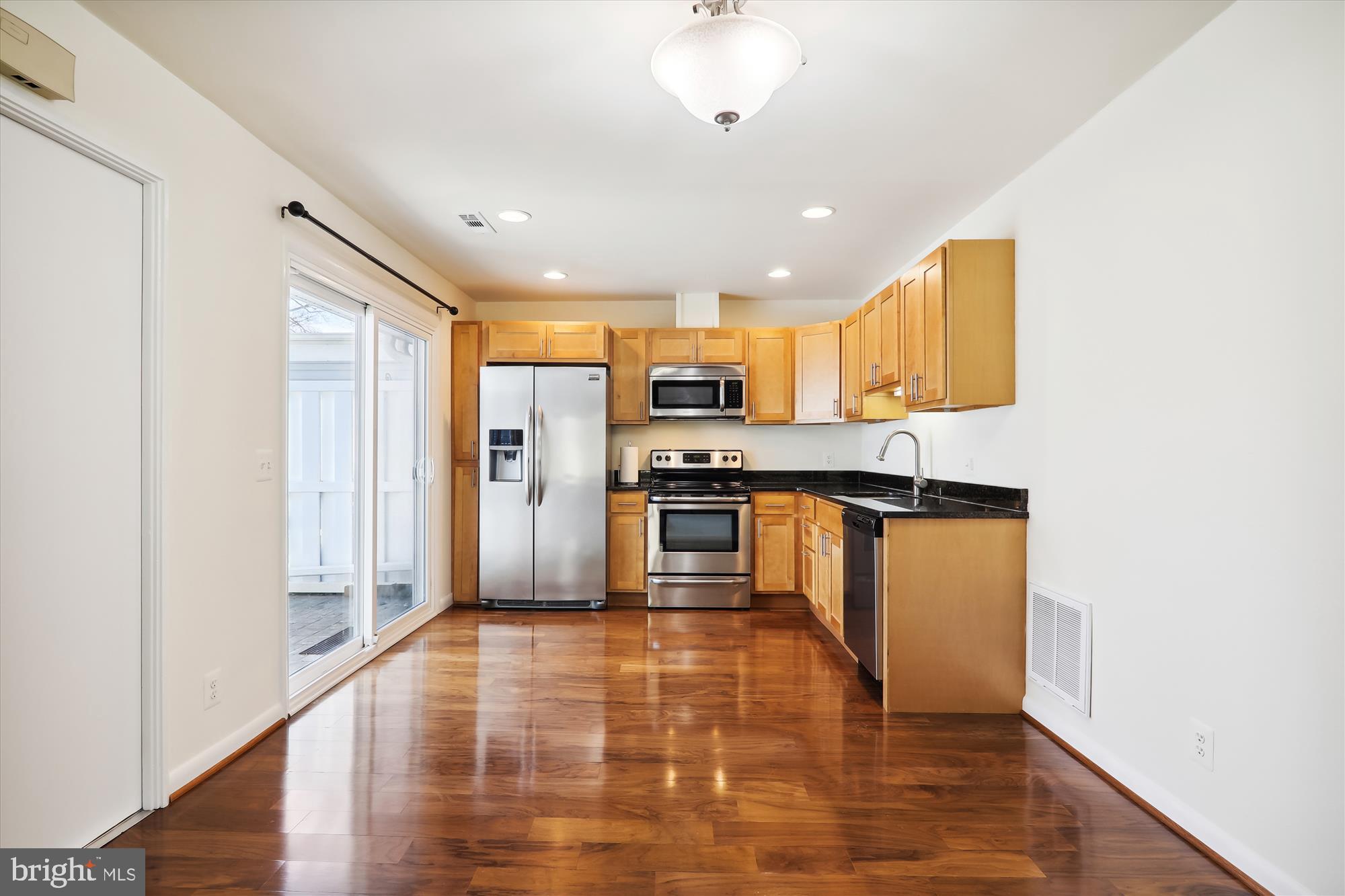 3626 Edelmar Terrace, Unit 125B Silver Spring, MD 20906 - Photo 10 of 21 Dining Area