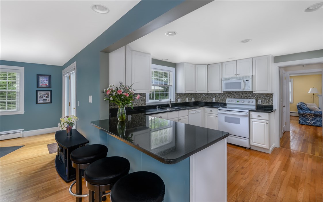 130 Rumstick Road Barrington, RI 02806 - Photo 3 of 20