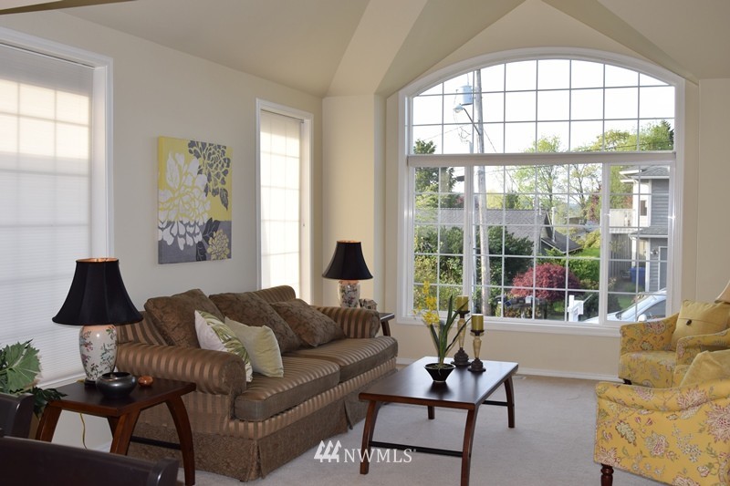 1003 North 33rd Street Renton, WA 98056 - Photo 2 of 16