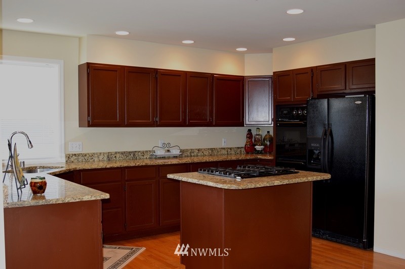 1003 North 33rd Street Renton, WA 98056 - Photo 5 of 16