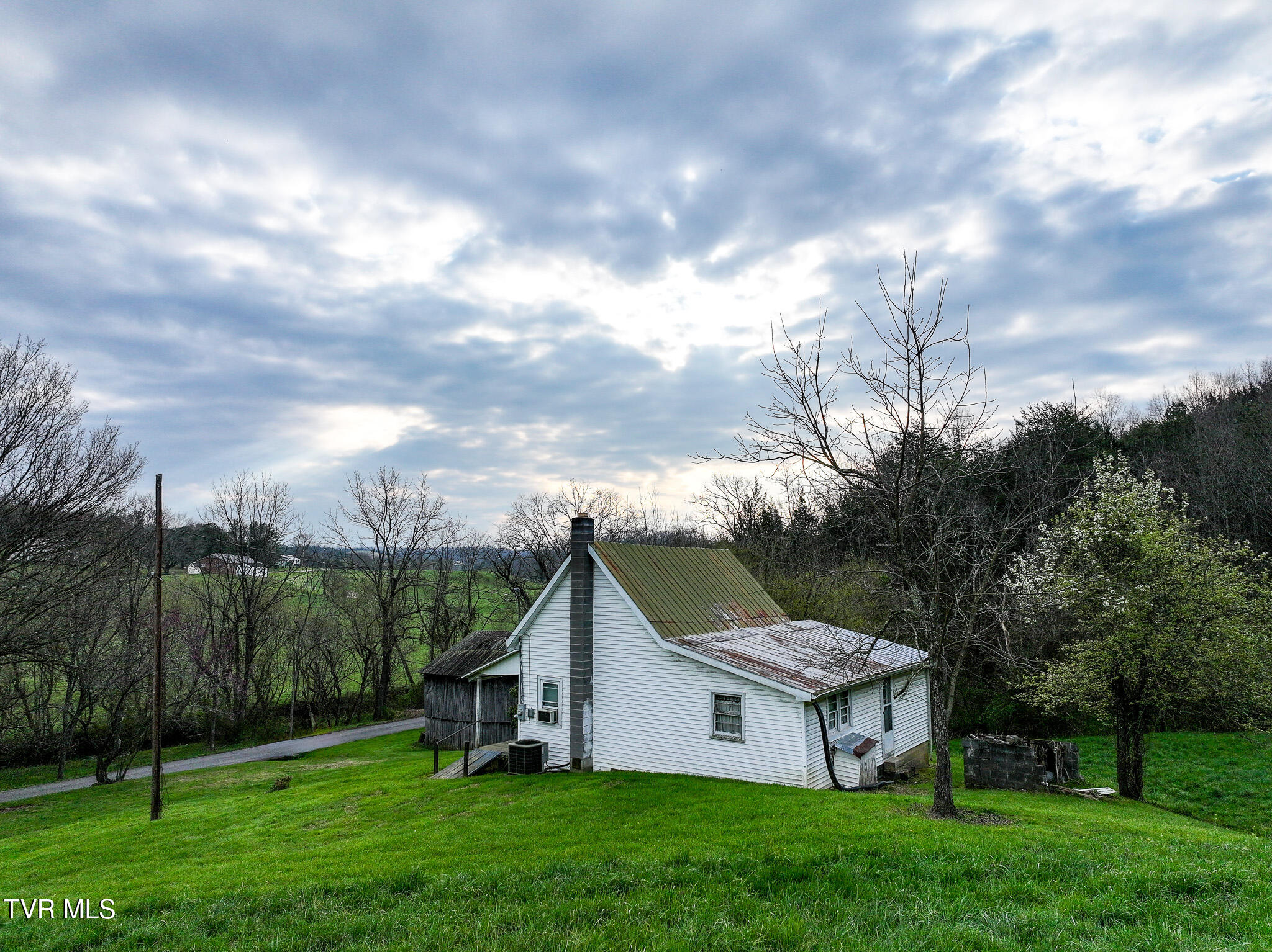 1811 George Malone Road Greeneville, TN 37745 - Photo 2 of 23 DJI_20260327073911_0308_D-Edit