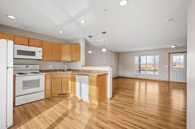 $267,900 | 2880 Clover Ridge Drive, Chaska, MN 55318