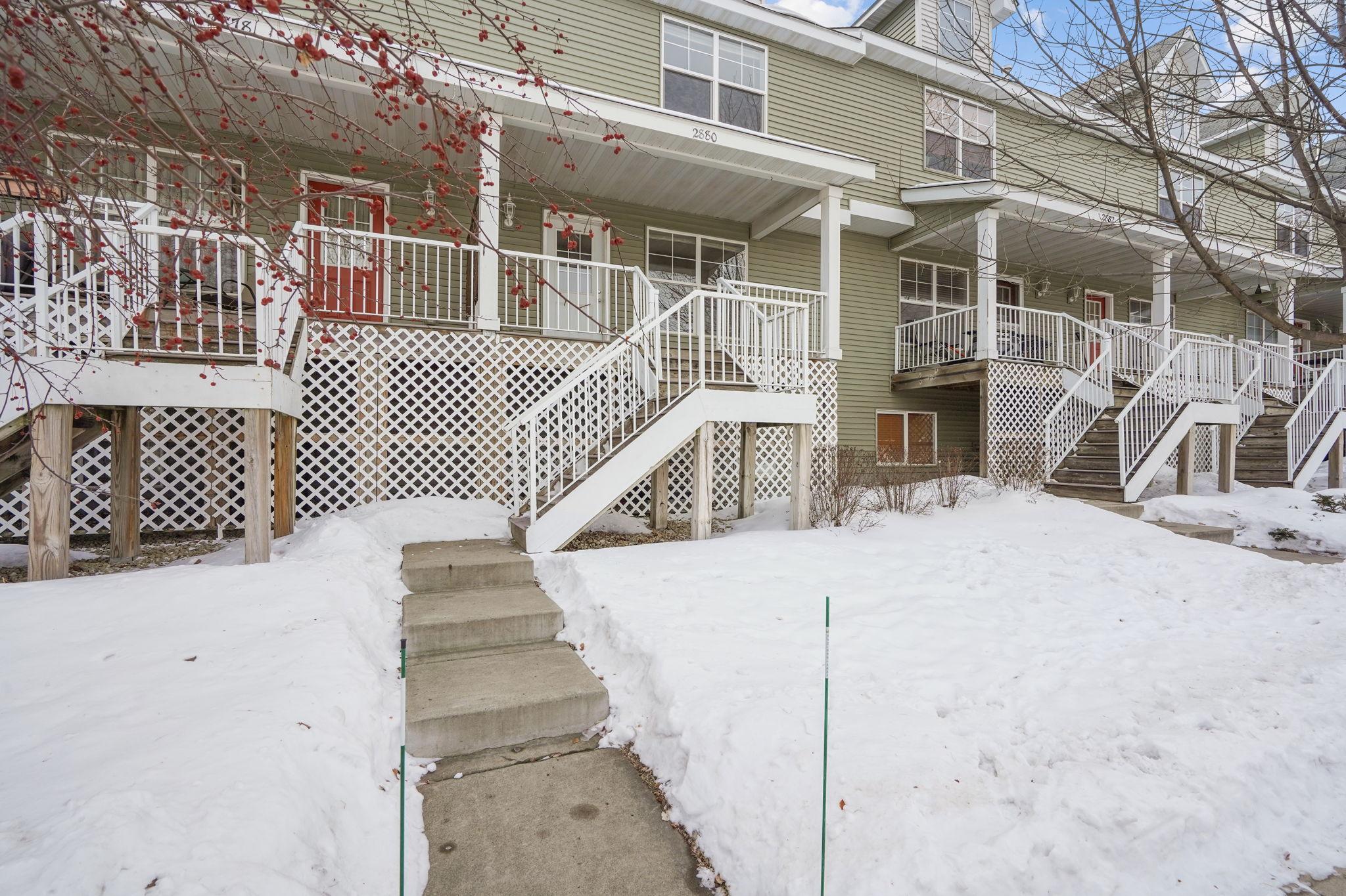 2880 Clover Ridge Drive Chaska, MN 55318 - Photo 3 of 28