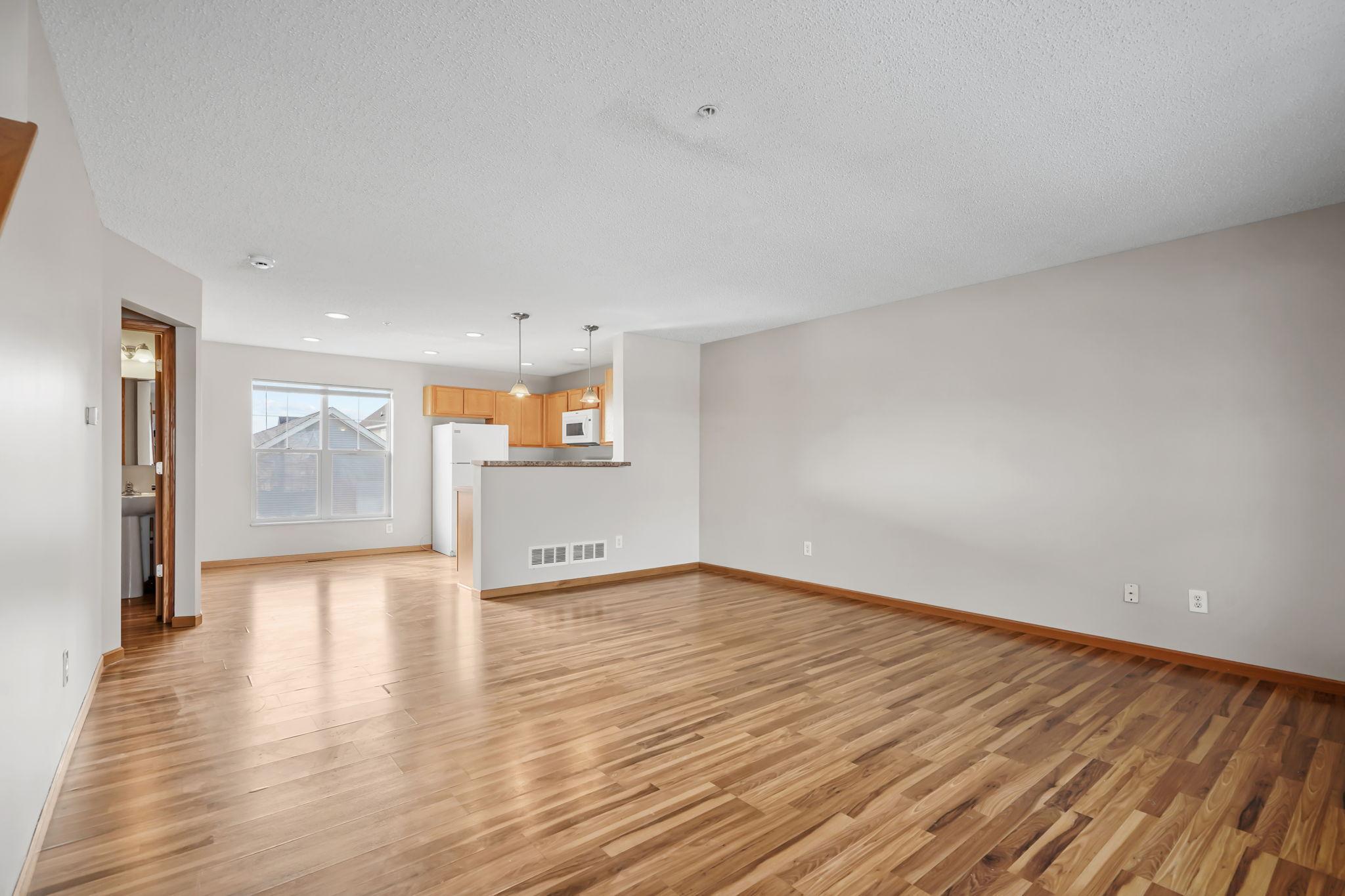 2880 Clover Ridge Drive Chaska, MN 55318 - Photo 5 of 28