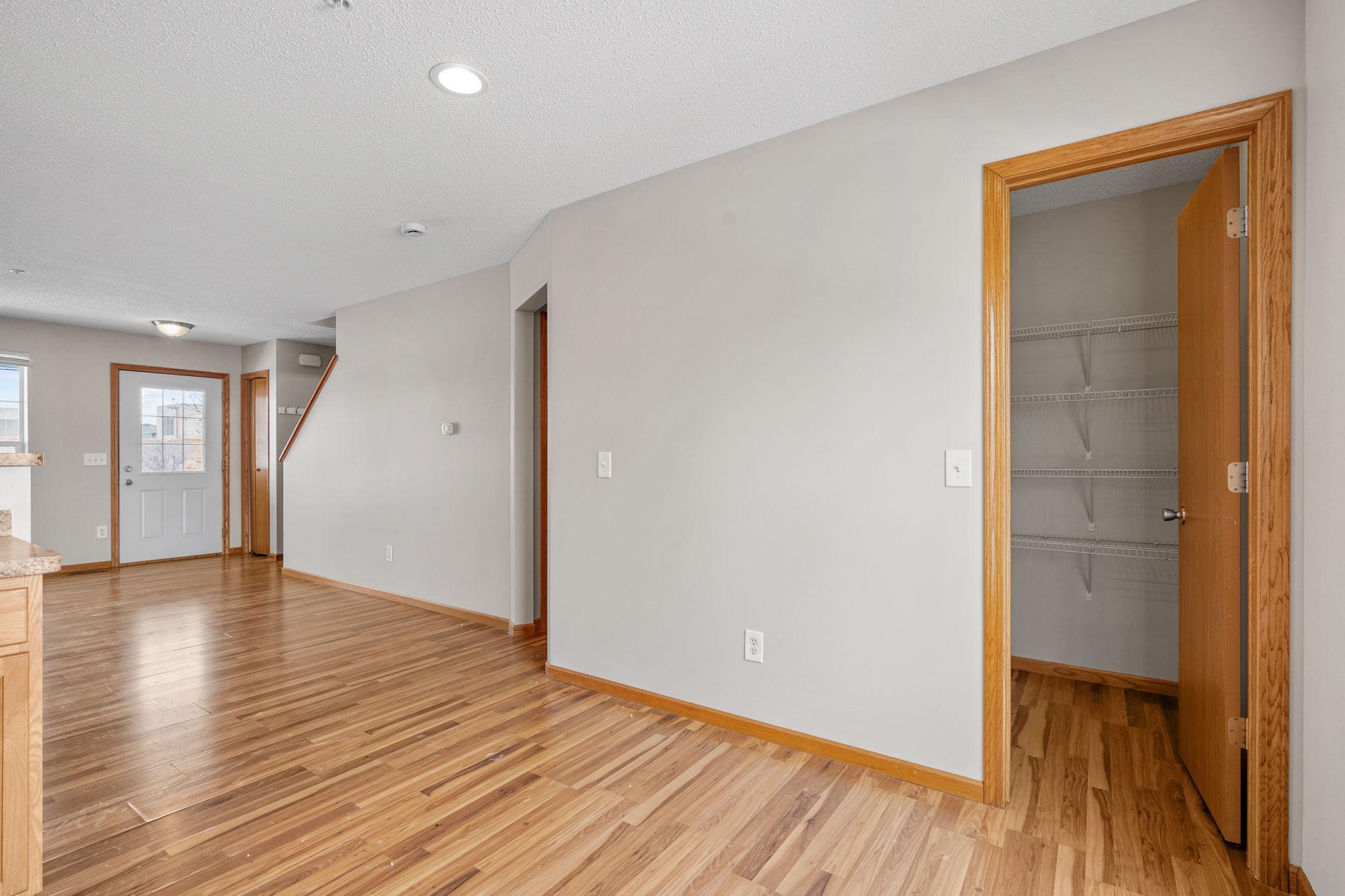 2880 Clover Ridge Drive Chaska, MN 55318 - Photo 8 of 28