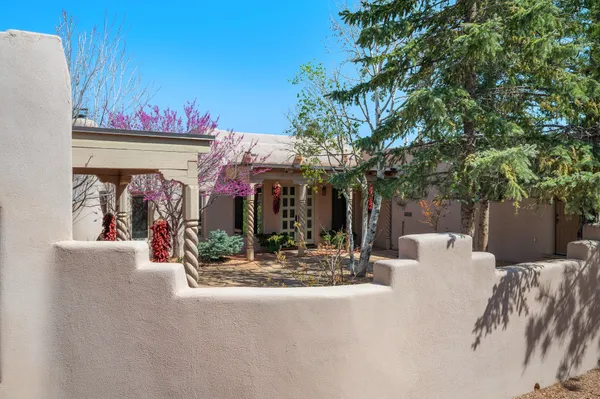 $1,275,000 | 5 Estrella De La Manana, Santa Fe, NM 87508