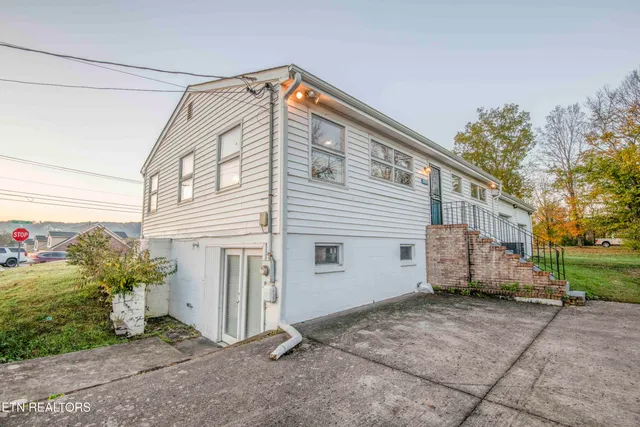 $315,000 | 2931 East Emory Road, Knoxville, TN 37938