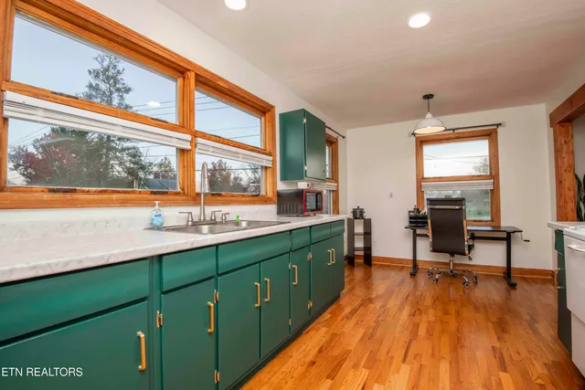 $315,000 | 2931 East Emory Road, Knoxville, TN 37938