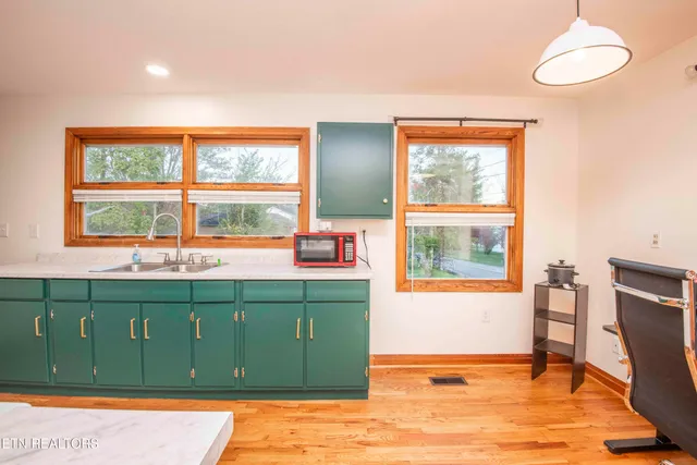 $315,000 | 2931 East Emory Road, Knoxville, TN 37938