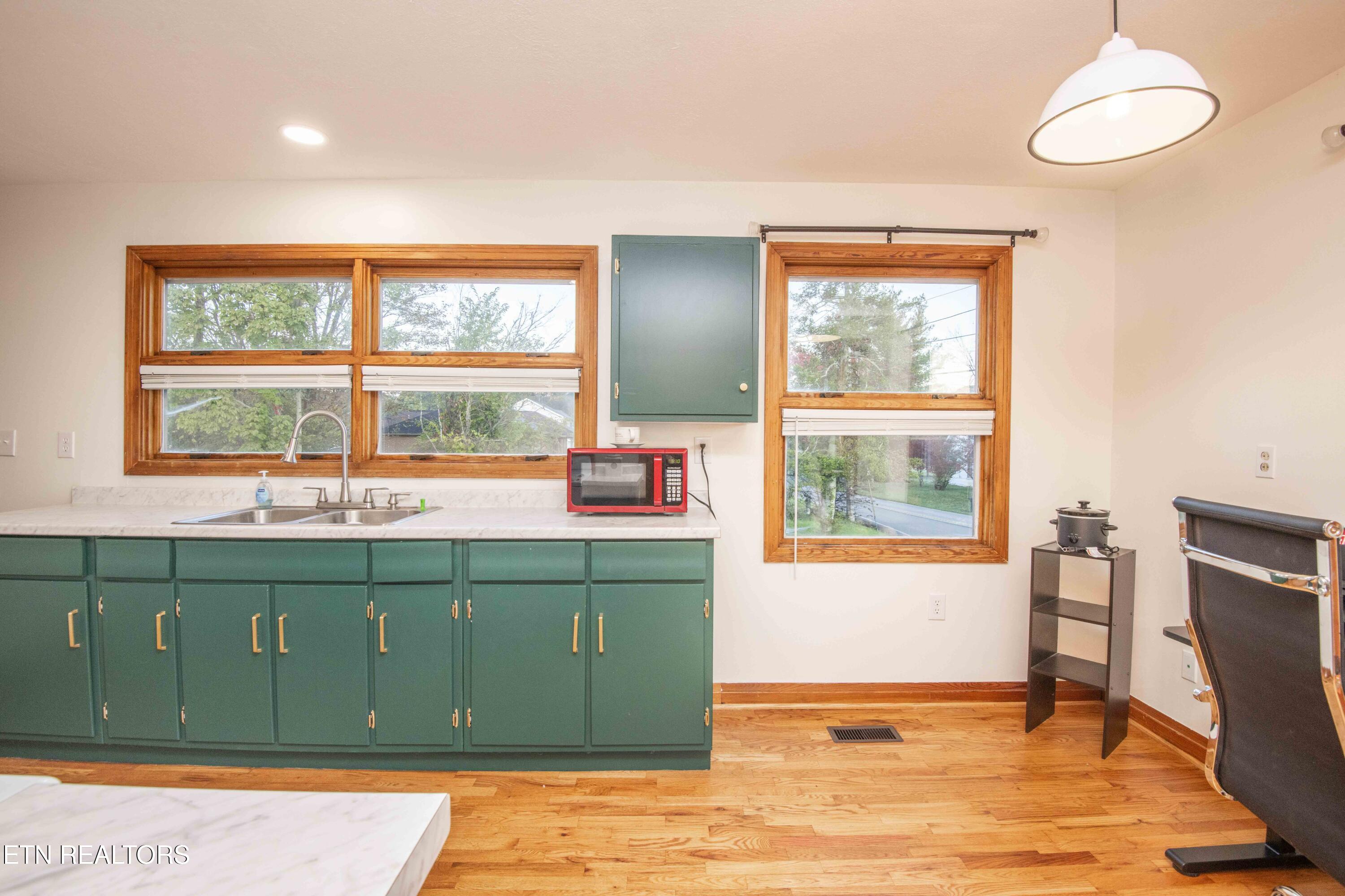 2931 East Emory Road Knoxville, TN 37938 - Photo 14 of 35 kitchen_1