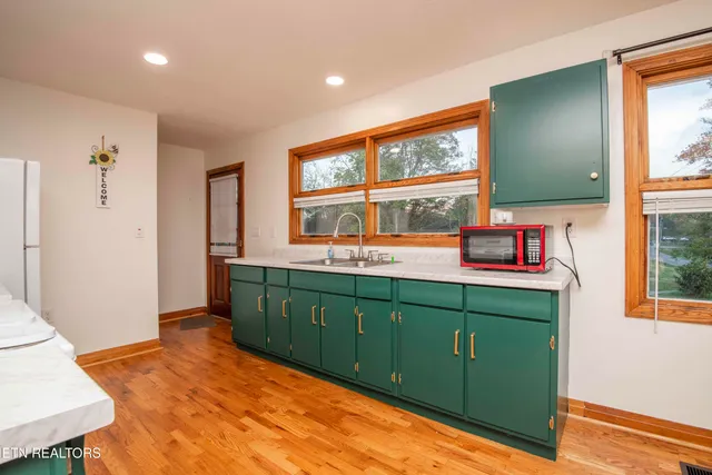 $315,000 | 2931 East Emory Road, Knoxville, TN 37938