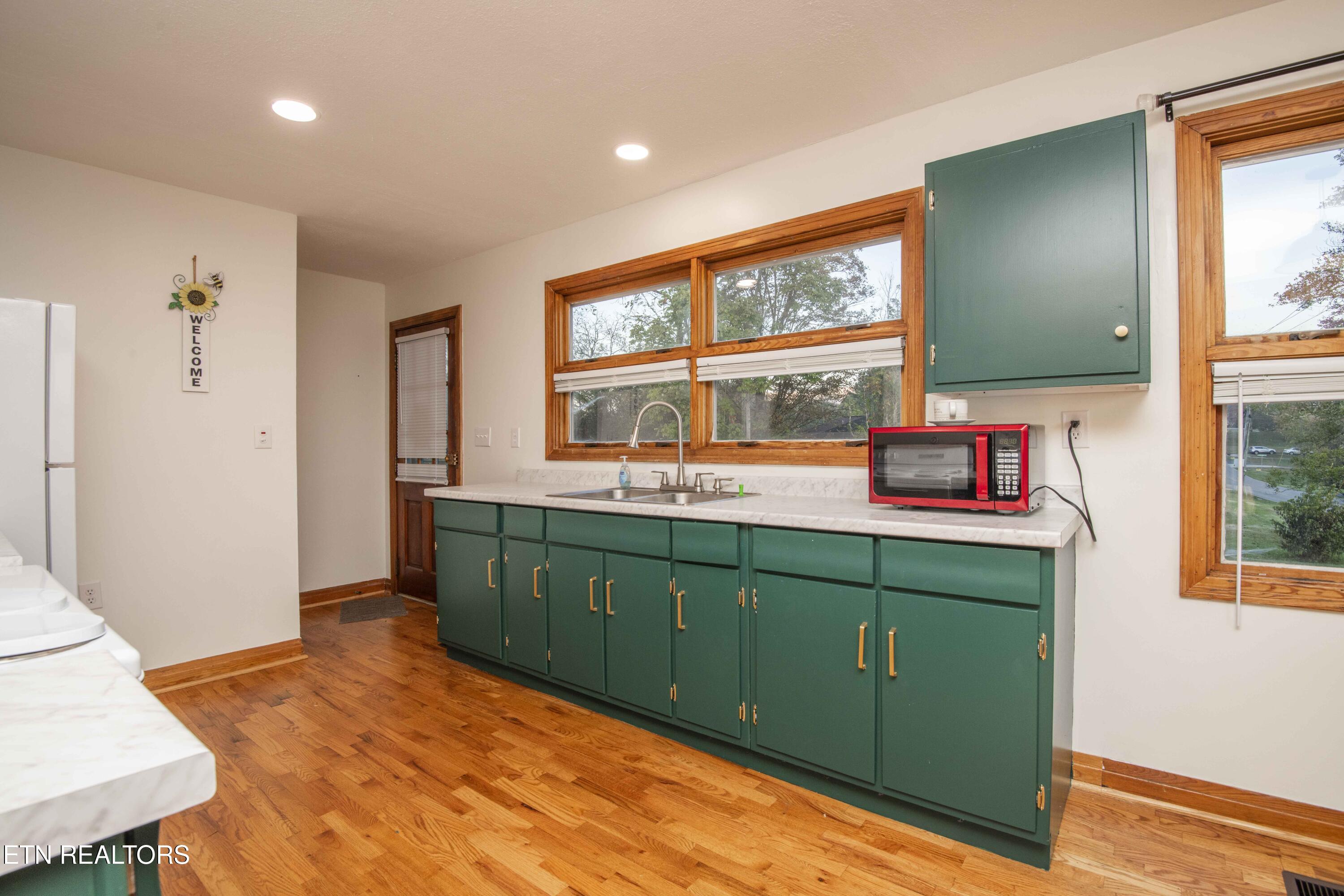 2931 East Emory Road Knoxville, TN 37938 - Photo 17 of 35 kitchen 3_1