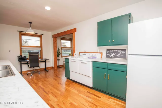 $315,000 | 2931 East Emory Road, Knoxville, TN 37938