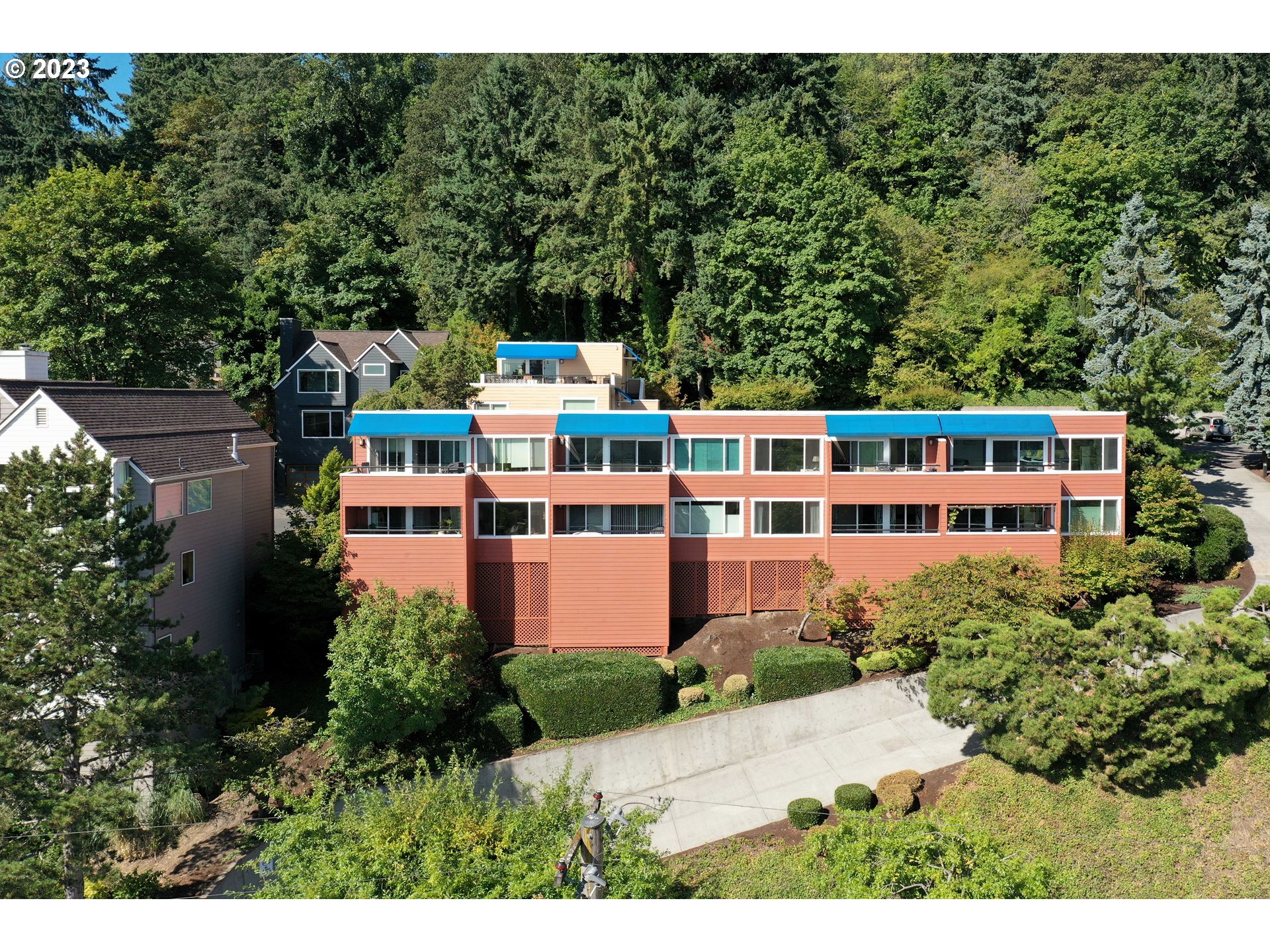 3701 Southwest Condor Avenue, Unit E1 Portland, OR 97239 - Photo 1 of 35 Gallery Image 1