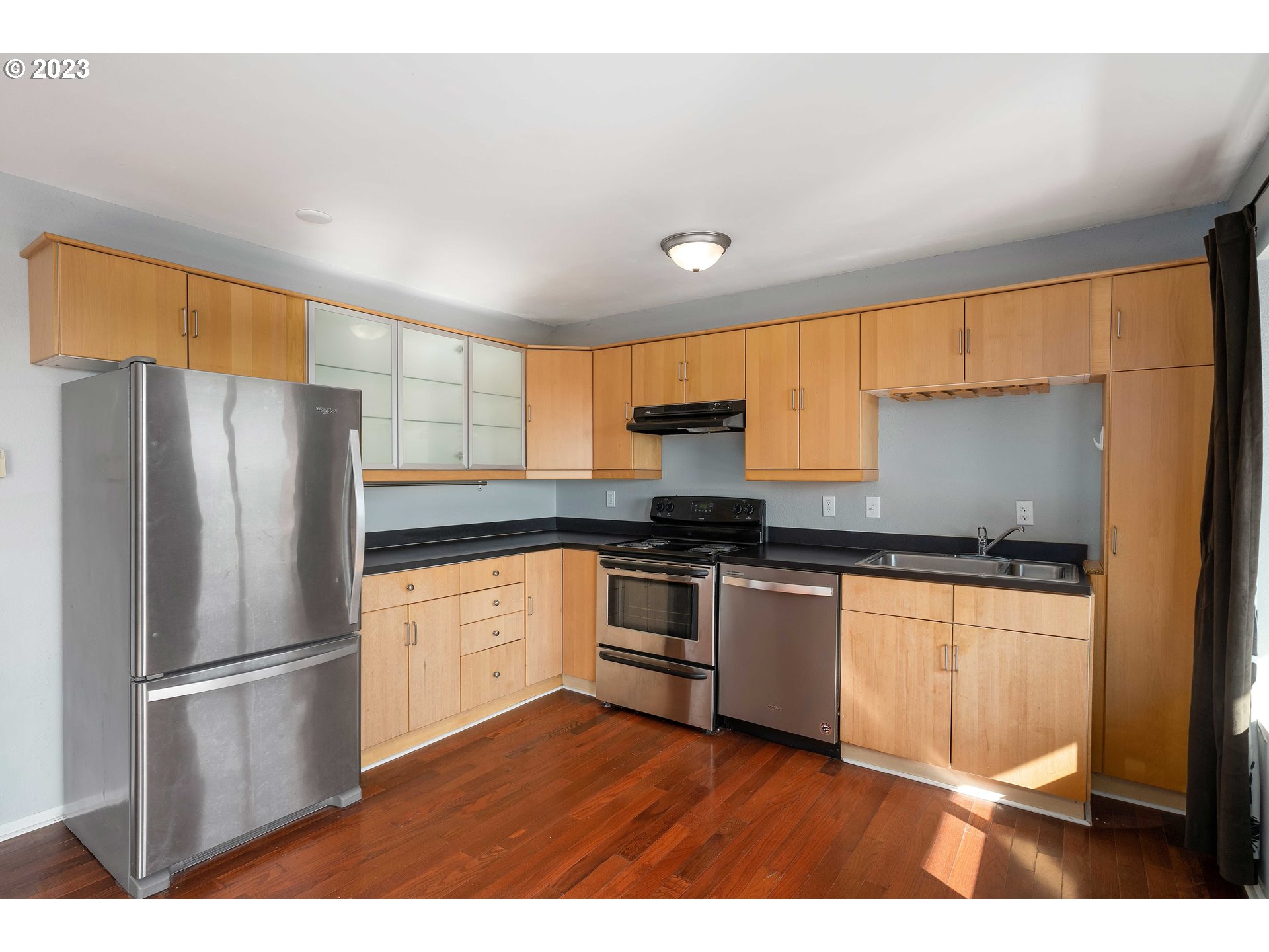 3701 Southwest Condor Avenue, Unit E1 Portland, OR 97239 - Photo 11 of 35 Gallery Image 11