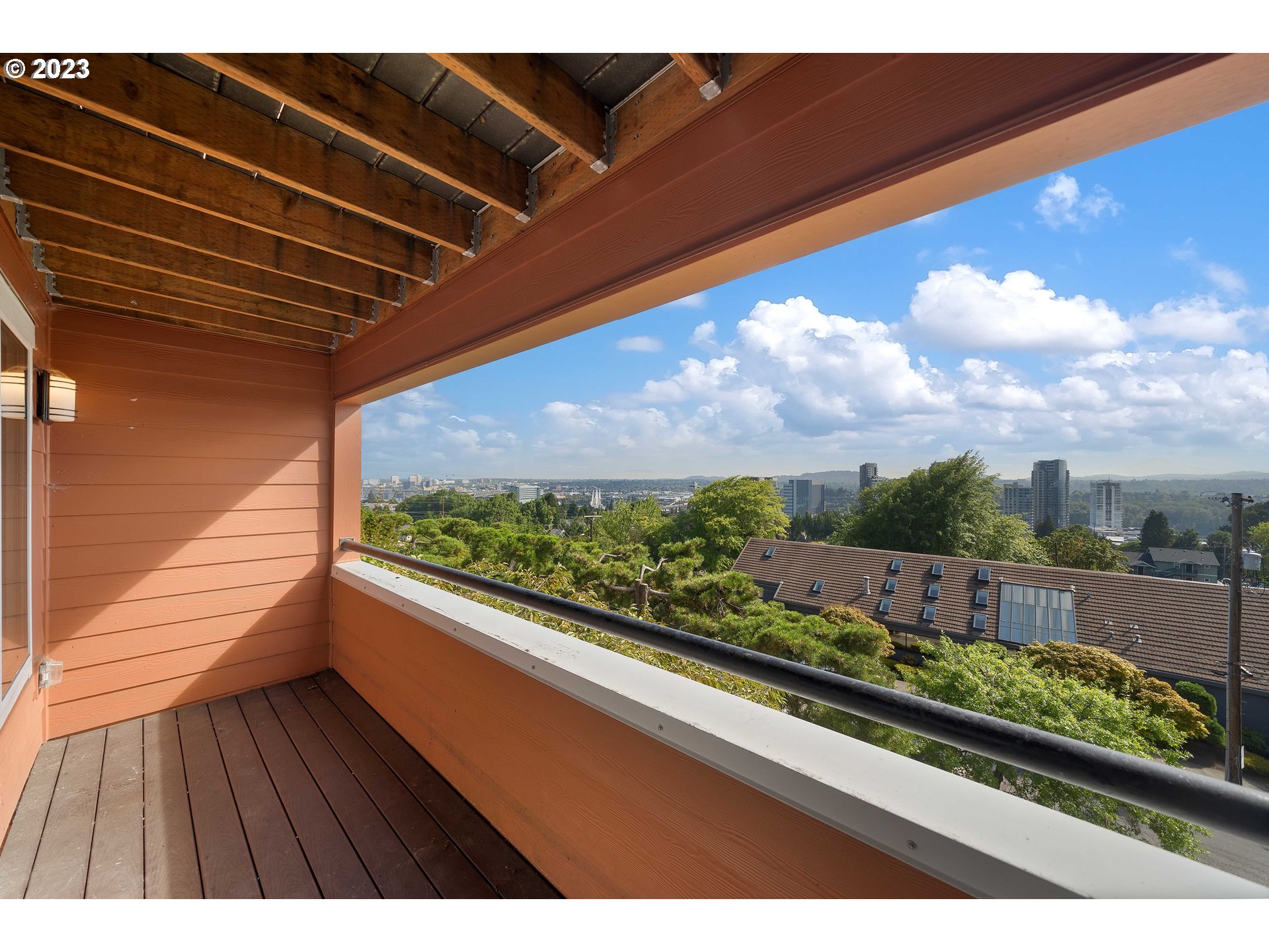 3701 Southwest Condor Avenue, Unit E1 Portland, OR 97239 - Photo 21 of 35 Gallery Image 21