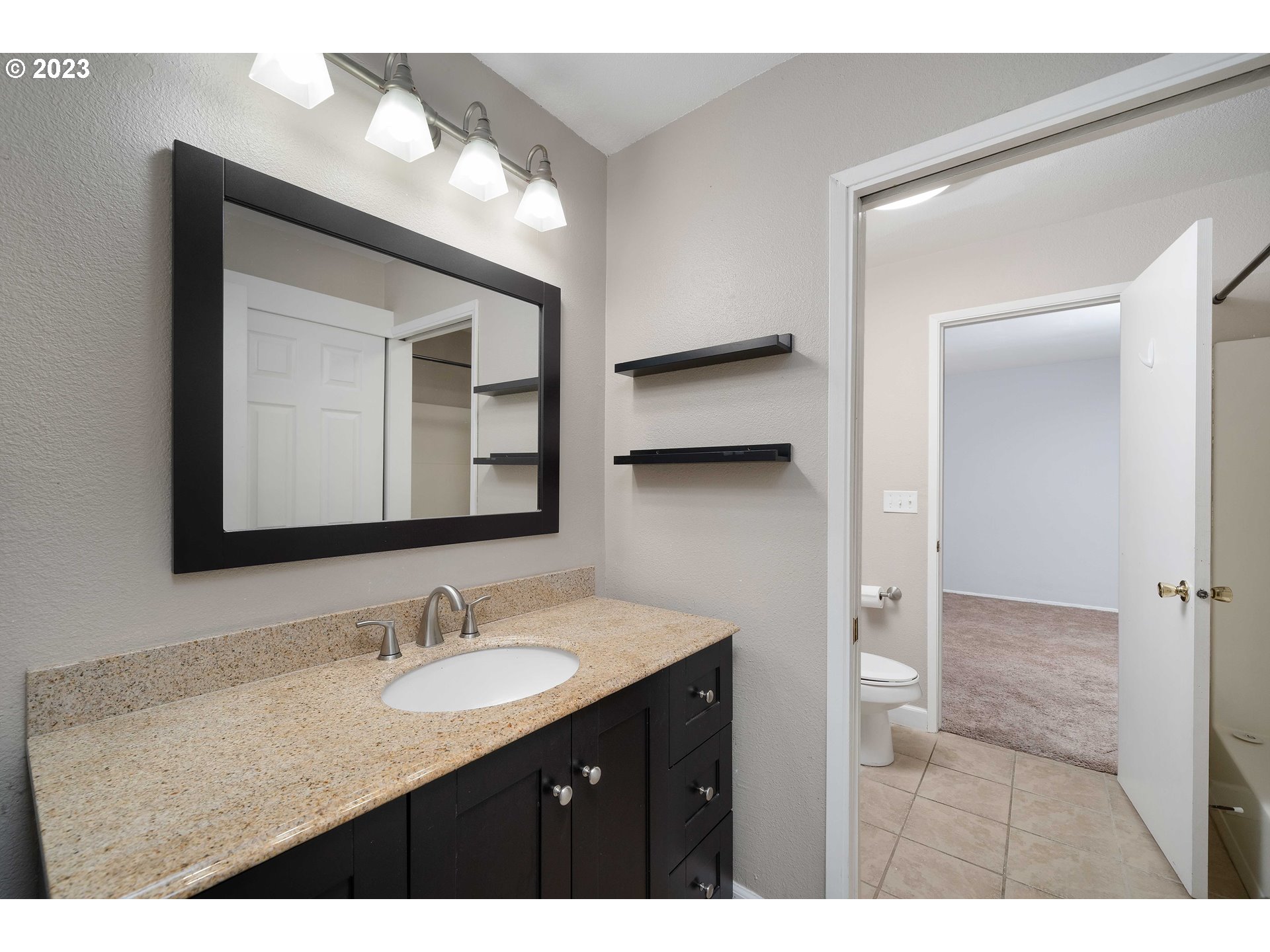 3701 Southwest Condor Avenue, Unit E1 Portland, OR 97239 - Photo 25 of 35 Gallery Image 25