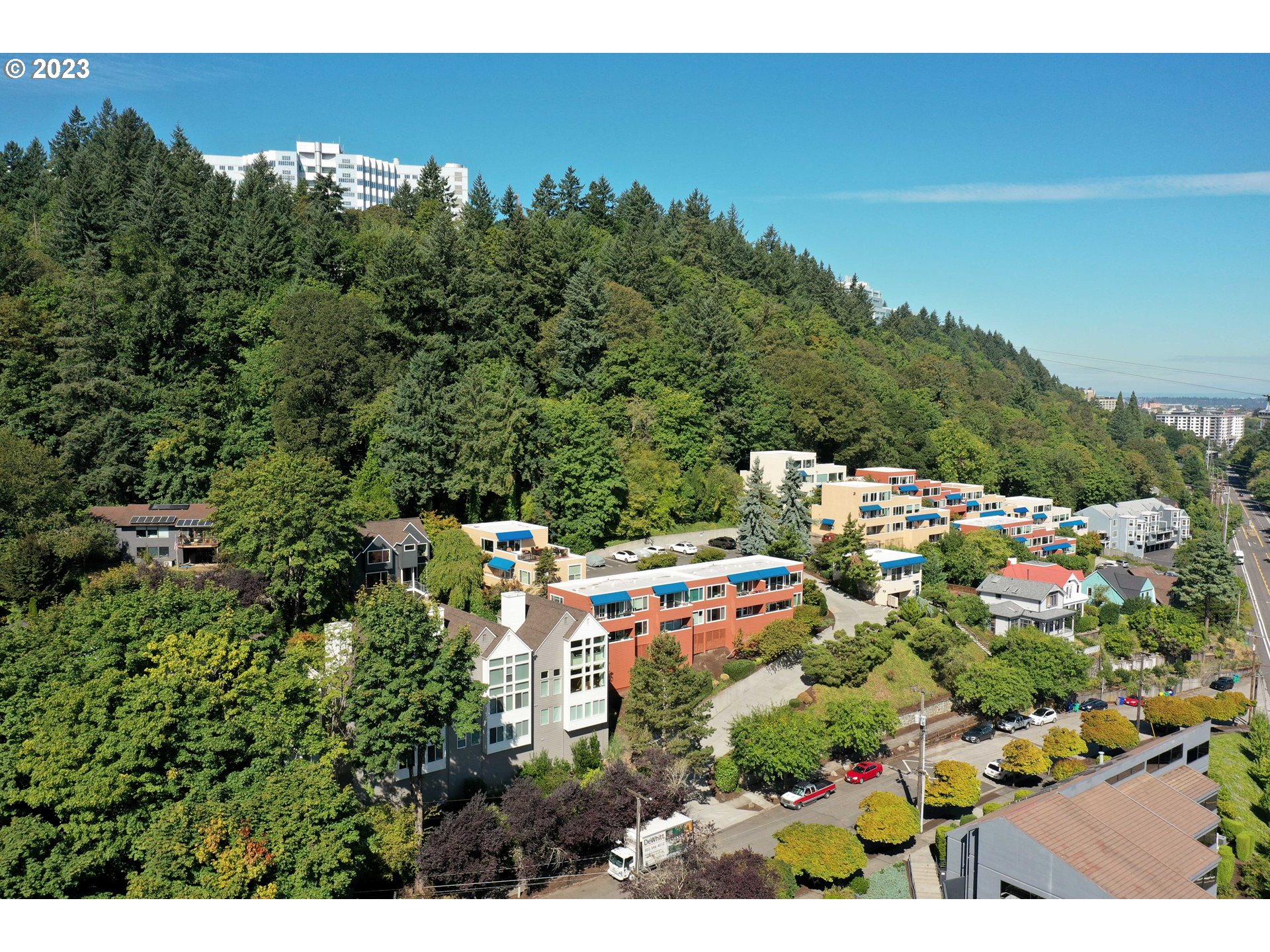 3701 Southwest Condor Avenue, Unit E1 Portland, OR 97239 - Photo 32 of 35 Gallery Image 32